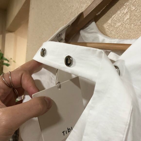 NWT Tibi white tech poplin popover with cutouts and snaps on back - Picture 9 of 12